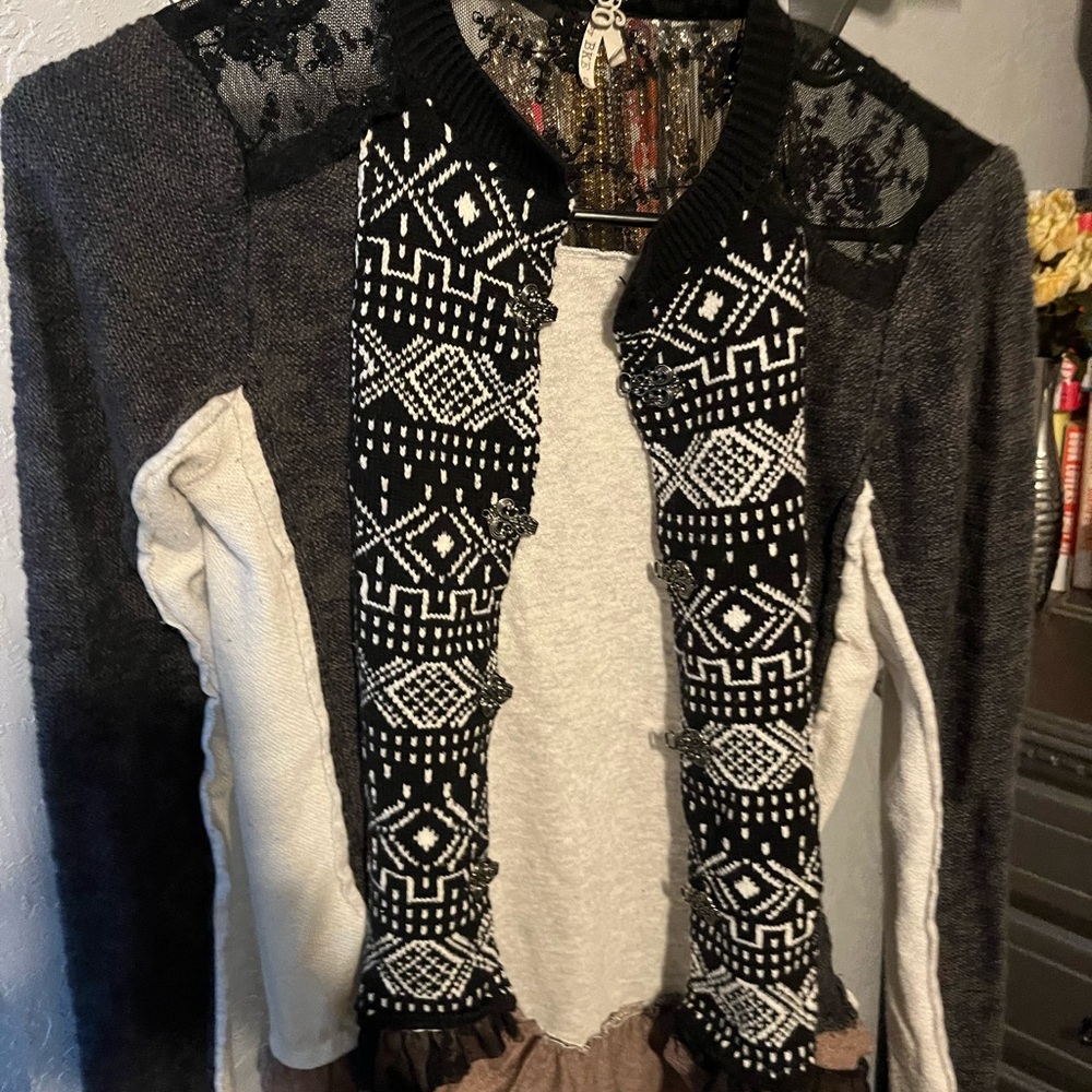 Gimmicks by Bke sweater